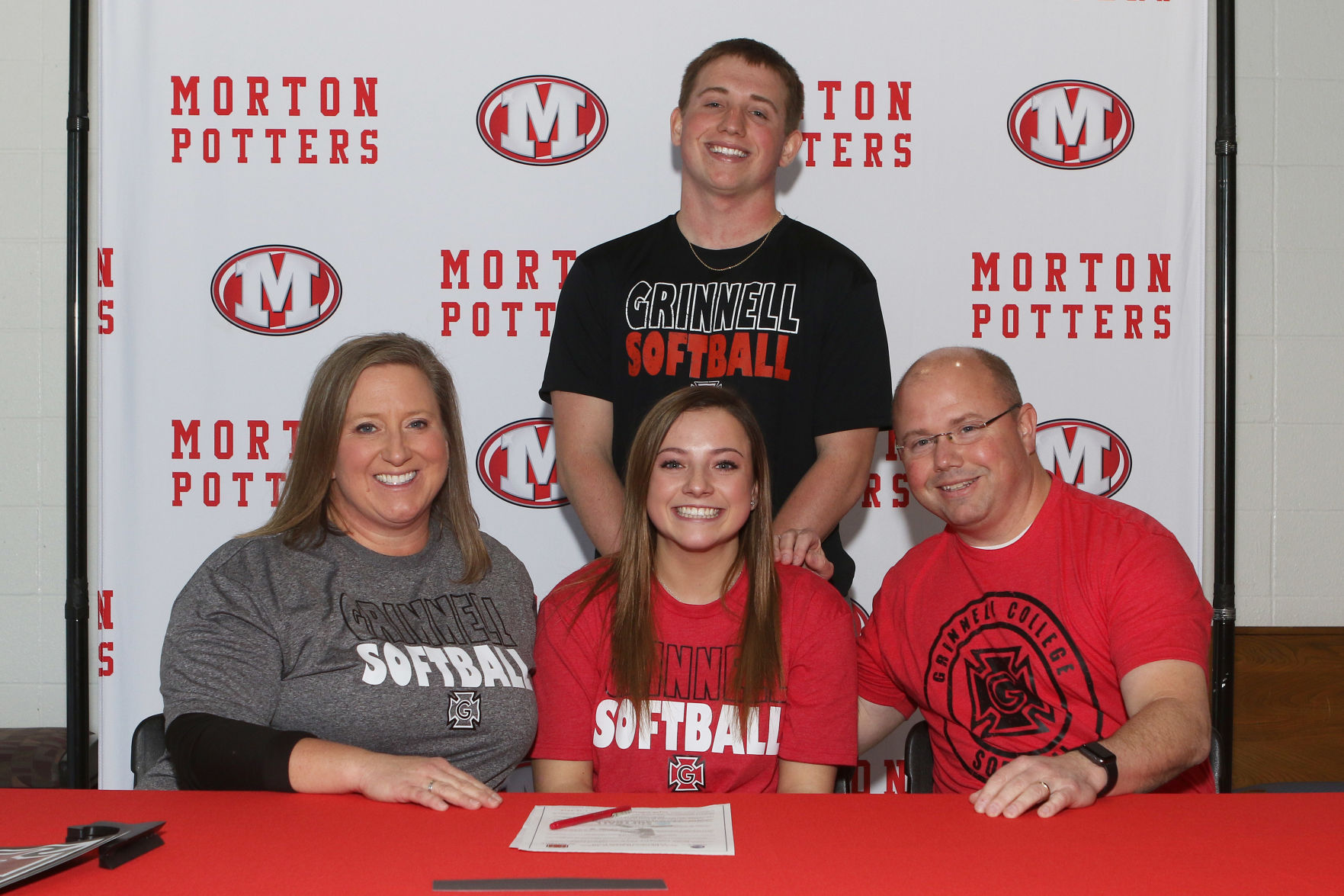 Killion signs to play softball at Grinnell